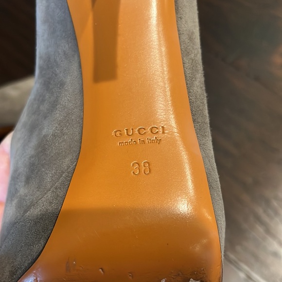 Gucci suede round toe platform heel in taupe - Picture 8 of 8